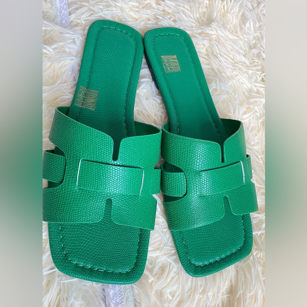 Women slide sandals green